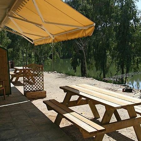 Apartamentos Villa Vacacional Castuera Luaran gambar
