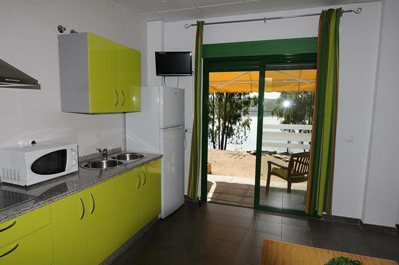 Apartamentos Villa Vacacional Castuera Luaran gambar