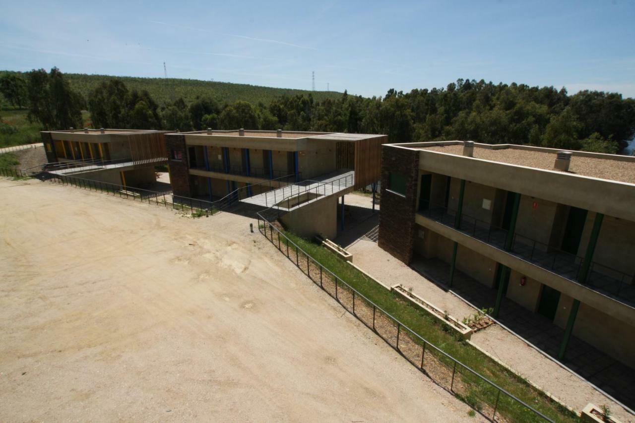 Apartamentos Villa Vacacional Castuera Luaran gambar